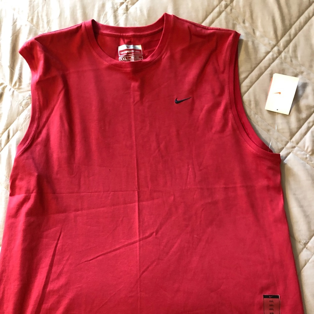 Men’s XXL Sleeveless Nike Shirt